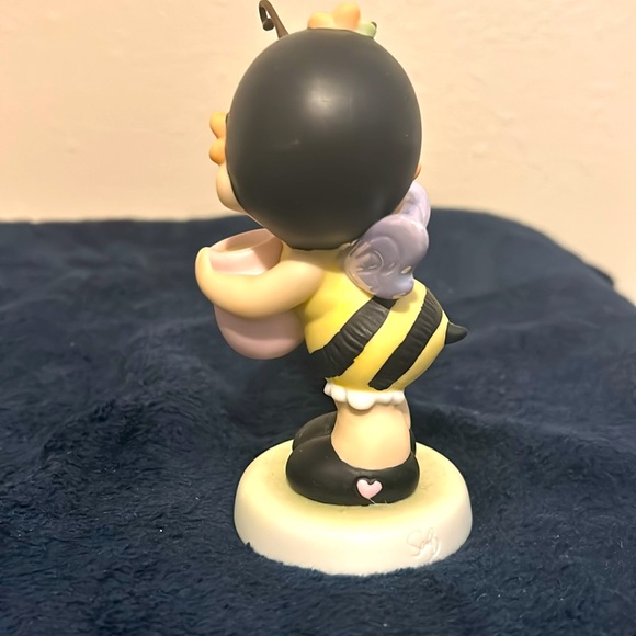 Precious moments figurine - Picture 2 of 5